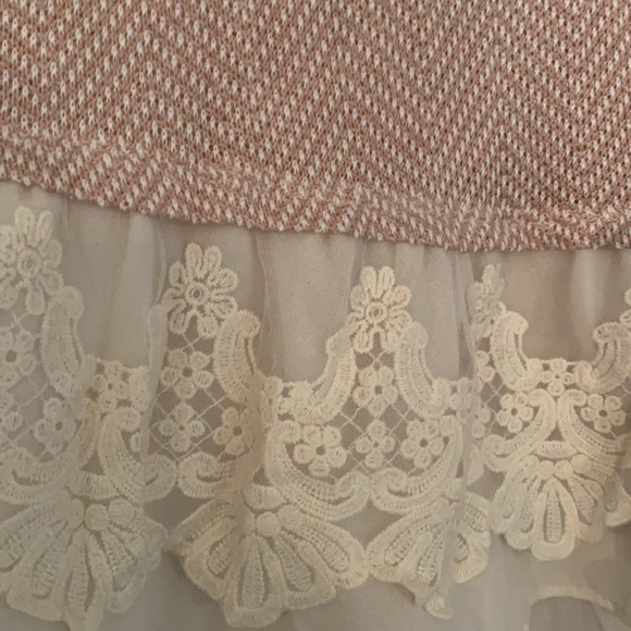 Mauve and Cream Entro Top - Picture 2 of 7